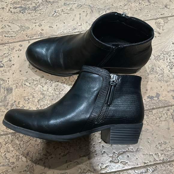 Denver Hayes bootie - Picture 1 of 5